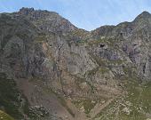 02 Spunta la bandiera del rifugio ancora lontana